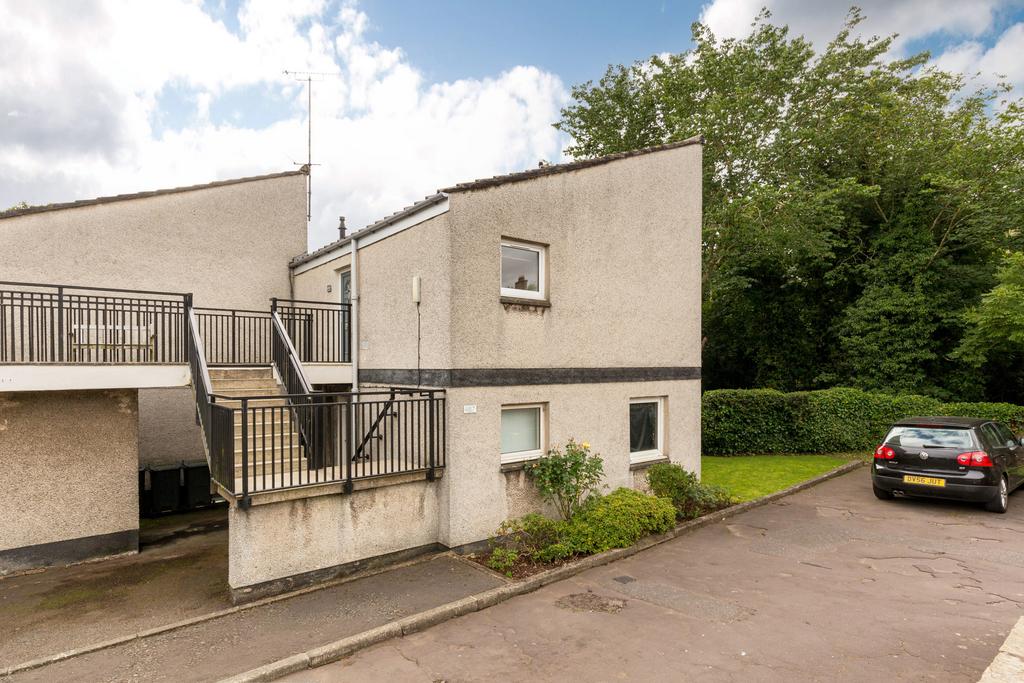 469/3 Lanark Road, Juniper Green... 1 bed flat £125,000