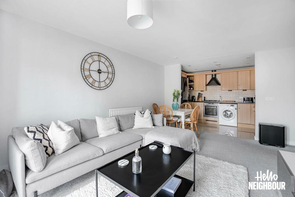 Green Lane, Morden, SM4 2 bed apartment to rent £1,750 pcm (£404 pw)