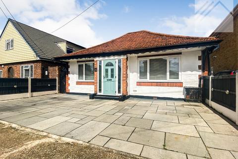 3 bedroom bungalow for sale, Laburnum Grove, Canvey Island