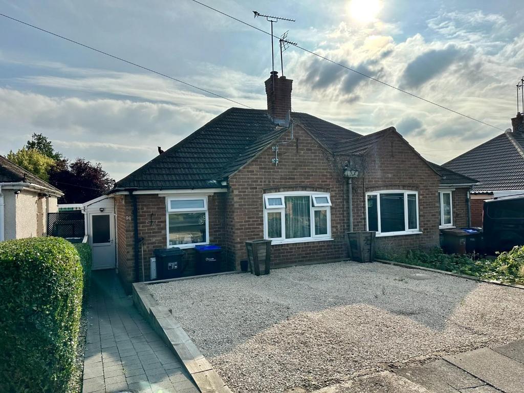 Knights Lane, Kingsthorpe Village, Northampton NN2 3 bed semidetached