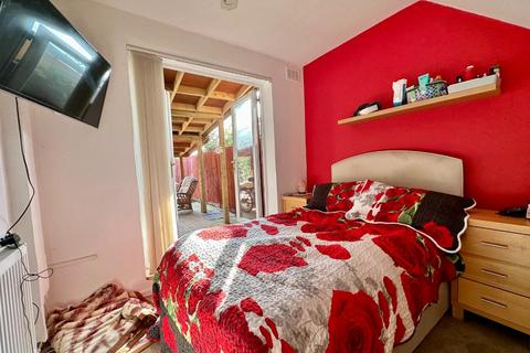2 bedroom semi-detached bungalow for sale - Knights Lane, Kingsthorpe Village, Northampton NN2