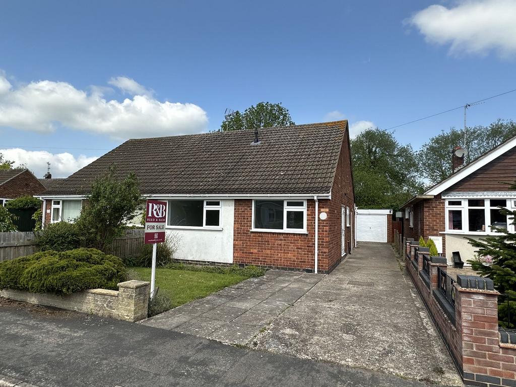 Loughborough, Loughborough LE11 2 bed semidetached bungalow for sale