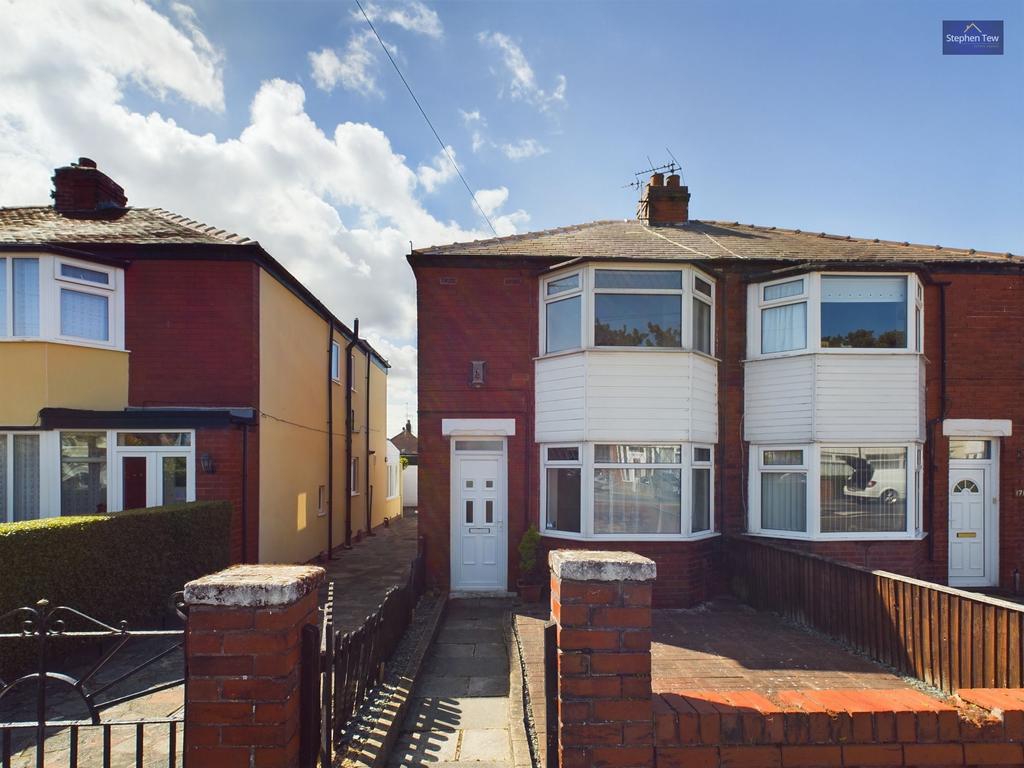 Newhouse Road, Blackpool, FY4 2 bed semidetached house £110,000