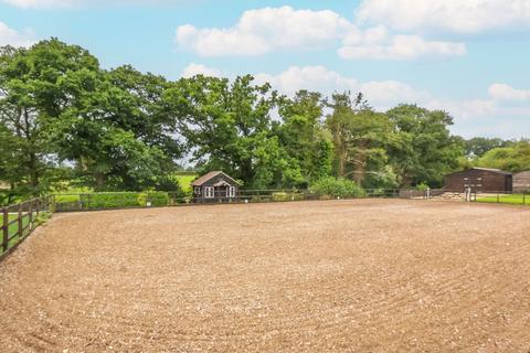 3 bedroom detached bungalow for sale, Brooklands Barn - 3.5 Acres with Stables