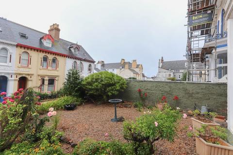 6 bedroom terraced house for sale, Dicq Road, St Saviour, Jersey. JE2 7PZ