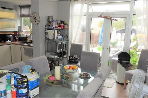 4 Wolsey Crescent, Morden, SM4 4TB