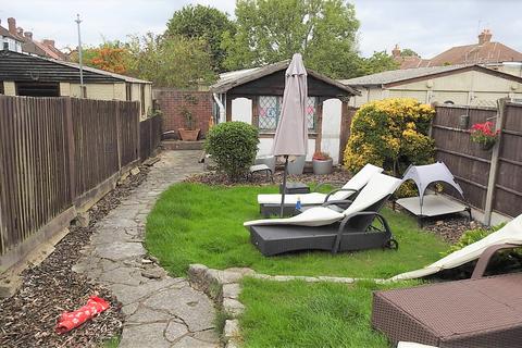 4 Wolsey Crescent, Morden, SM4 4TB