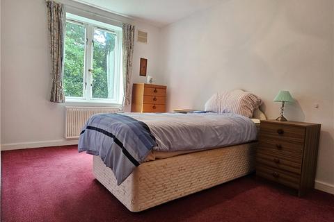 2 bedroom apartment for sale, St. Johns Hill Road, Woking, Surrey, GU21