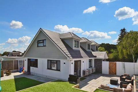 52 Anvil Crescent, Broadstone, BH18 9DZ