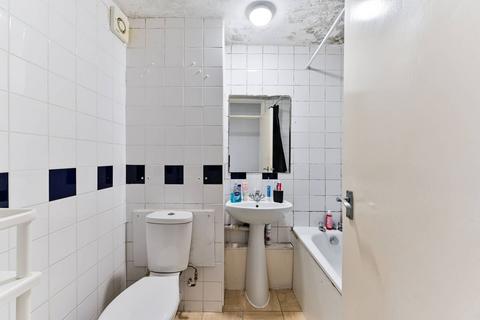 Flat 19, Pierrepoint Ross Road, London, SE25 6SD
