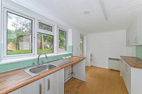 12 Parsonage Estate, Rogate, Petersfield, GU31 5HJ