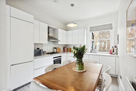 15b Aliwal Road, London, SW11 1RB