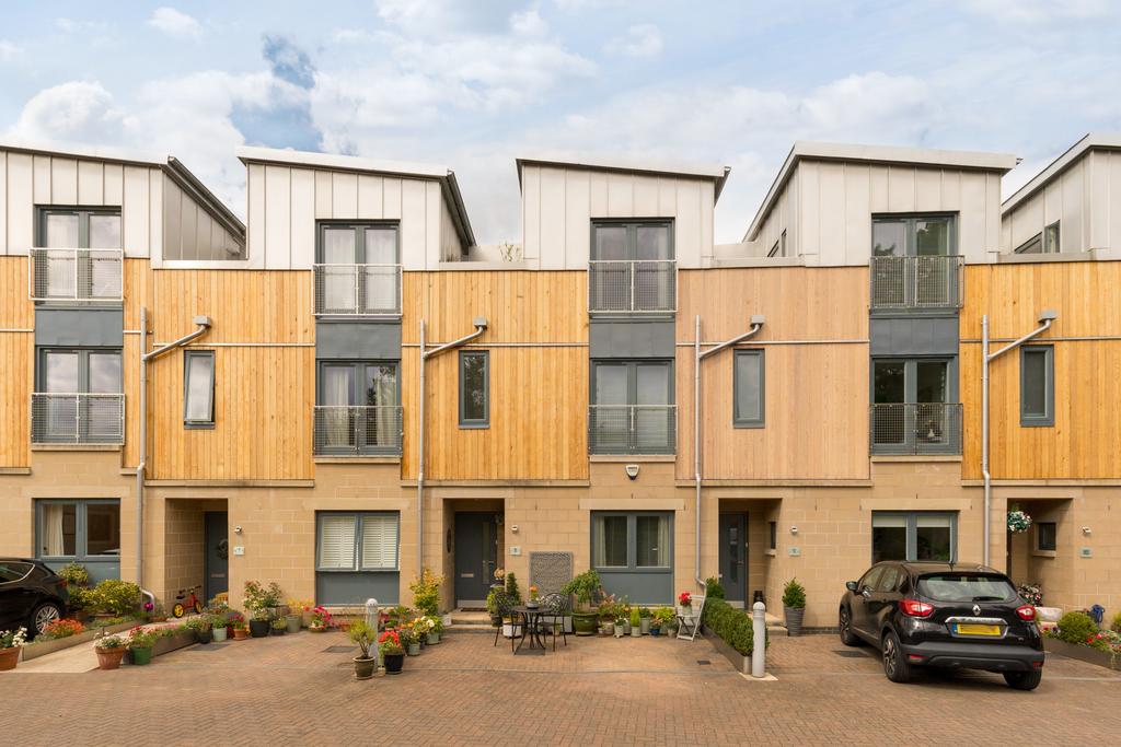 8 Esk Point, Dalkeith EH22 1HW 4 bed townhouse £370,000