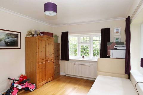 Trees Bowden Green, Pangbourne, Reading, RG8 8JL
