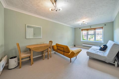 2 Adelina Mews, London, SW12 0BG