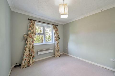 2 Adelina Mews, London, SW12 0BG