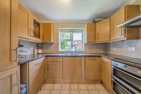 2 Adelina Mews, London, SW12 0BG
