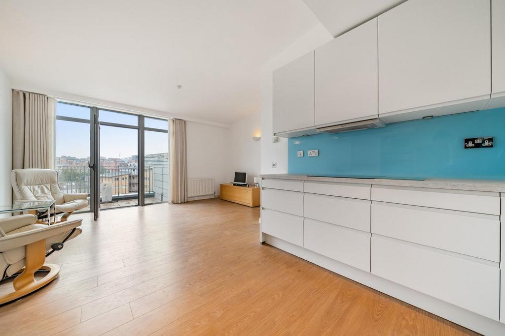 Wandsworth Bridge Road, Fulham 1 bed flat for sale £410,000