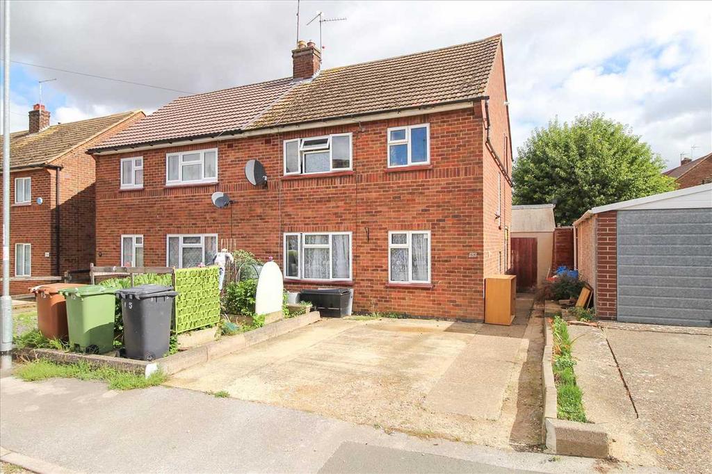 Sibley Road, Finedon 3 bed semidetached house for sale £240,000