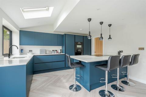 14 Clarrie Road, Tetbury, GL8 8EW
