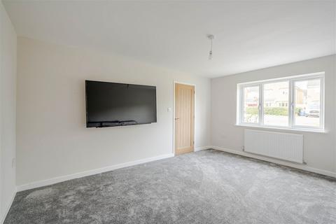 14 Clarrie Road, Tetbury, GL8 8EW