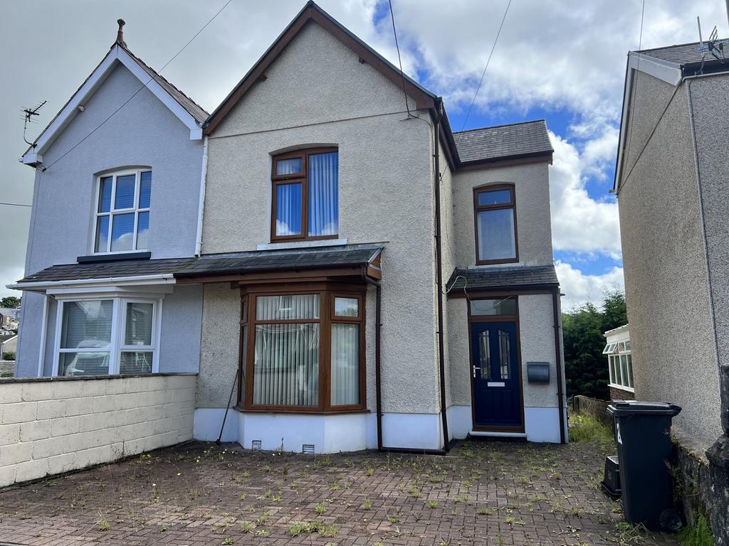 Glyn Road, Lower Brynamman, Ammanford, Carmarthenshire. 3 bed semi