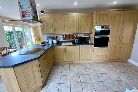 12 Church Road, Braunston, Daventry, NN11 7HG