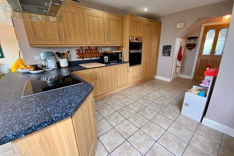 12 Church Road, Braunston, Daventry, NN11 7HG