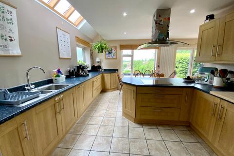 12 Church Road, Braunston, Daventry, NN11 7HG