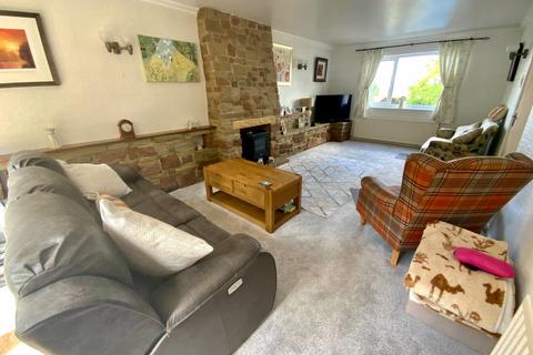 6 Hillside, Daventry, NN11 4PJ