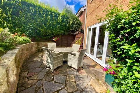 6 Hillside, Daventry, NN11 4PJ