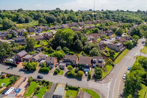 6 Hillside, Daventry, NN11 4PJ