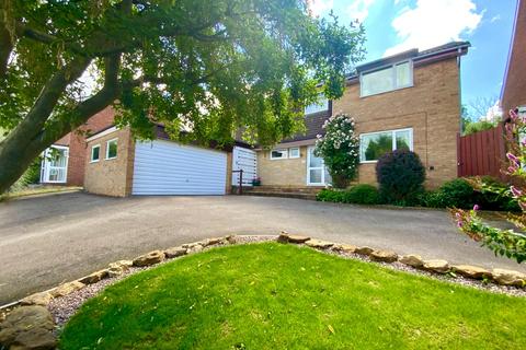 6 Hillside, Daventry, NN11 4PJ