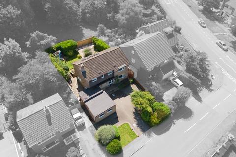 6 Hillside, Daventry, NN11 4PJ