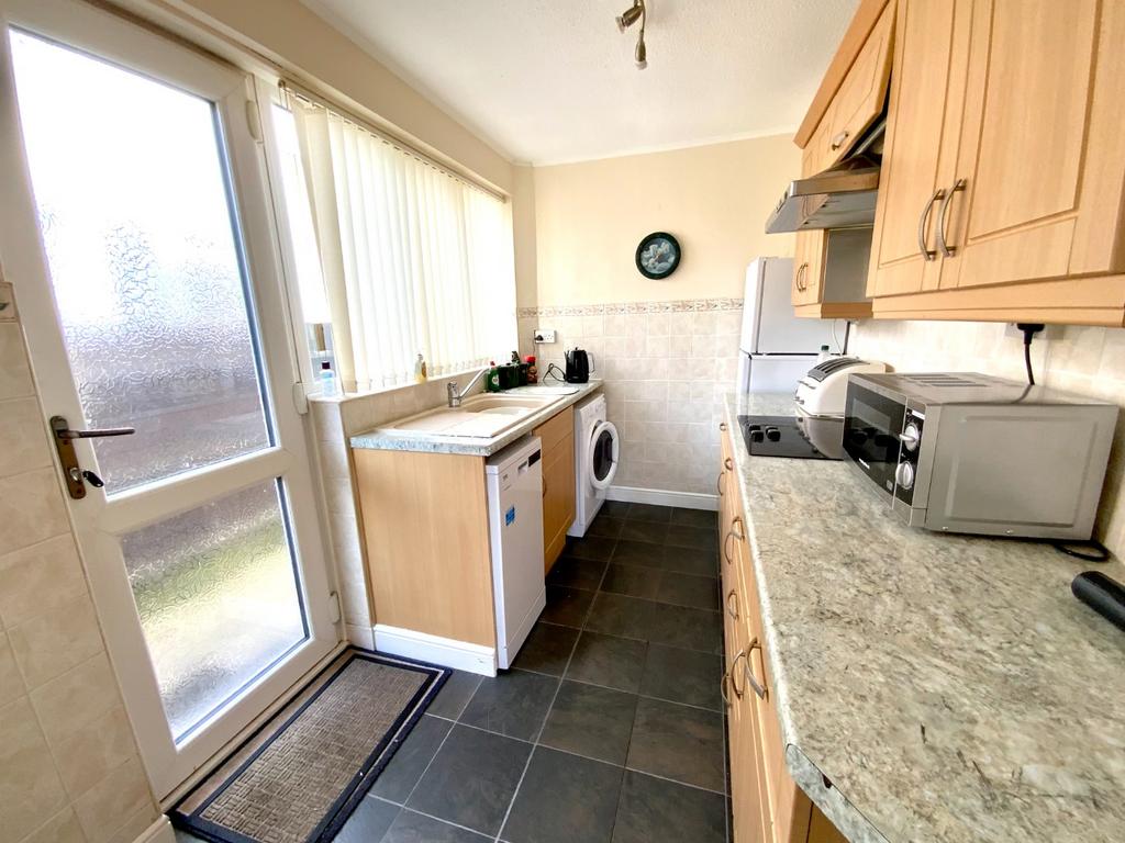 The Willows, Daventry, NN11 0PY 2 bed semidetached bungalow for sale