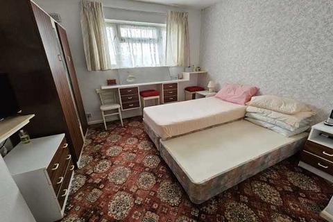 135 Wigley Road, Feltham, TW13 5HB
