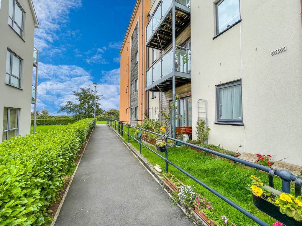 Kingfisher Road, Portishead, Bristol, Somerset, BS20 2 bed apartment