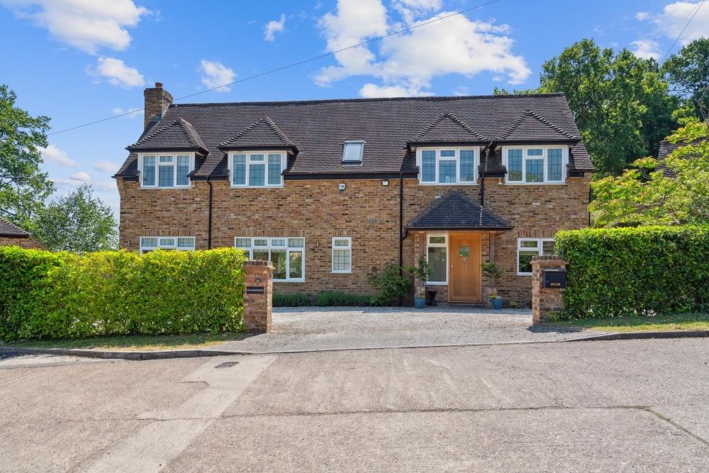 Bakers Wood, Denham, Buckinghamshire, UB9 4 bed detached house £1,322,500