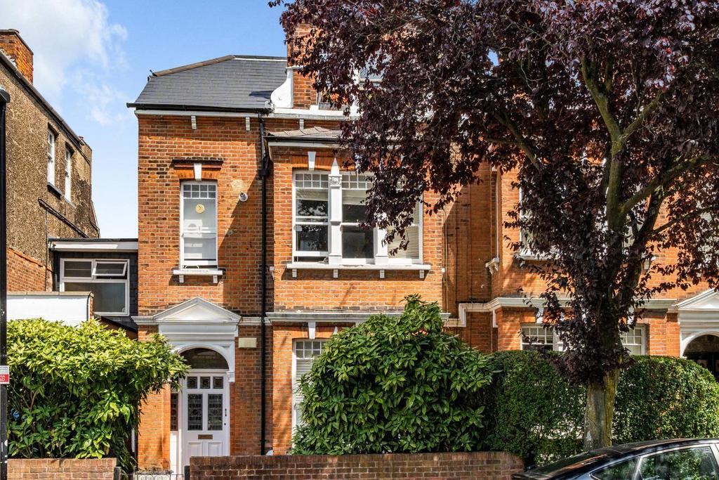 Muswell Avenue, Muswell Hill 3 bed flat for sale £850,000