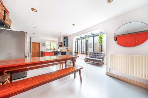 4 bedroom semi-detached house for sale - Waldegrave Road, Teddington, TW11