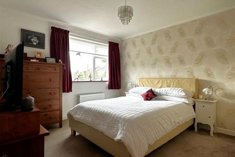 2 Brookside Close, Teignmouth, TQ14 9EA
