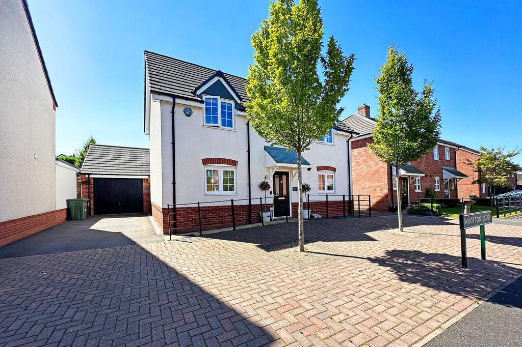 Wootton Close, Knowle, B93 3 bed detached house £715,000