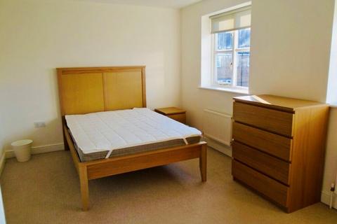 1 bedroom in a house share to rent, Aspen Grove, Aldershot, GU12