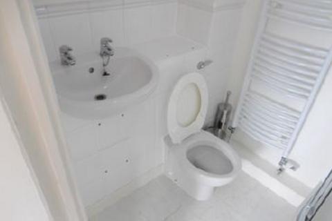 1 bedroom in a house share to rent, Aspen Grove, Aldershot, GU12