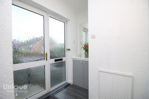 2 Clifton Close, Thornton-cleveleys, FY5 4NG