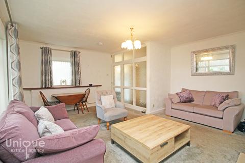 2 Clifton Close, Thornton-cleveleys, FY5 4NG