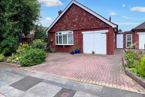 3 bedroom bungalow for sale - Brandon Close, Walsall WS9