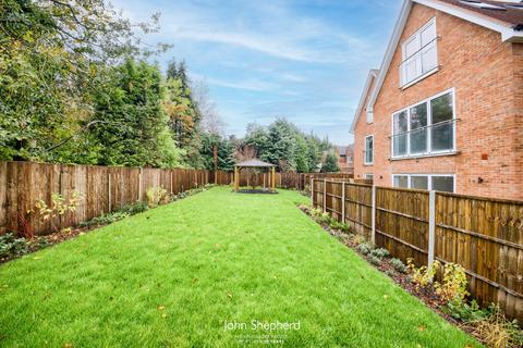 2 bedroom flat for sale - Dovehouse Lane, Solihull, West Midlands, B91