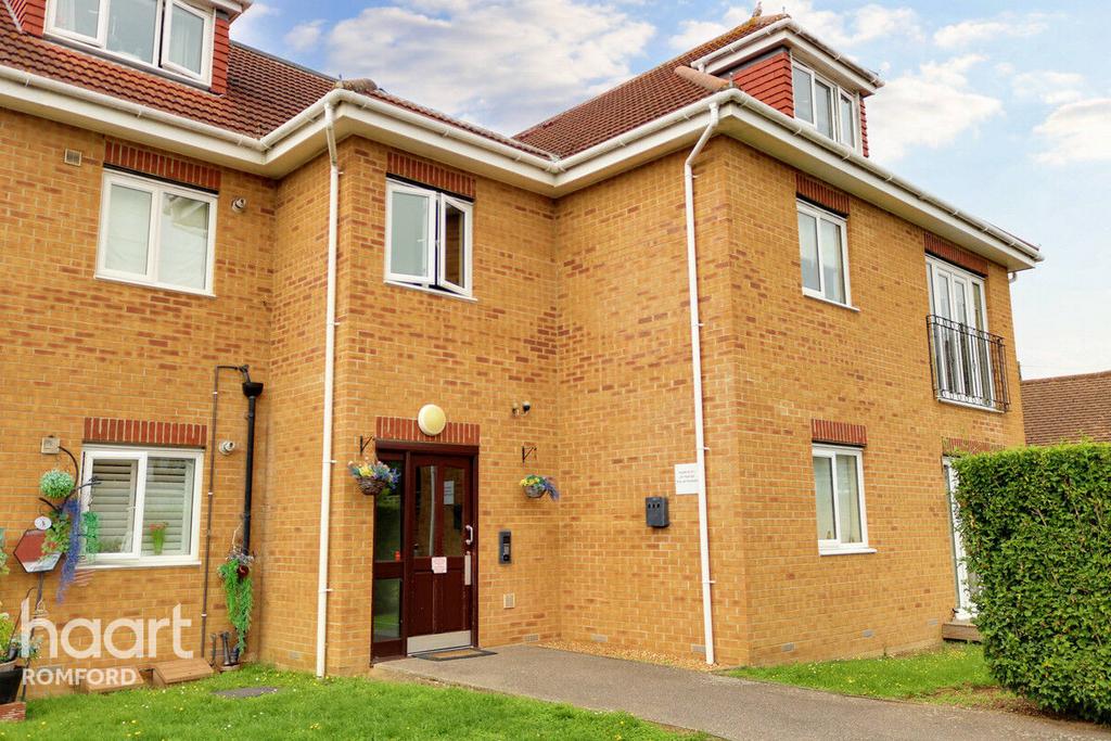 Fern Court, Lodge Lane, Romford, RM5 2ET 2 bed apartment for sale £