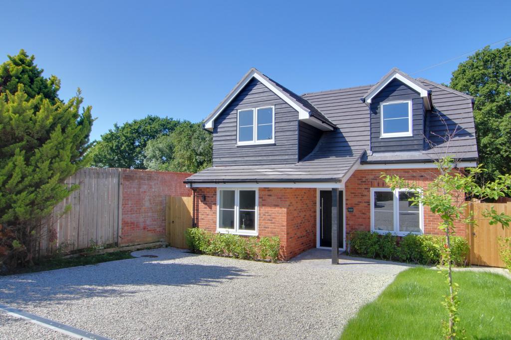 Hambledon Road Denmead 4 Bed Detached House For Sale £800 000